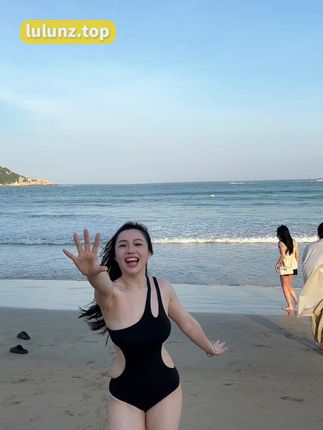 铁锤姐姐的微密圈写真及视频大放送，不容错过