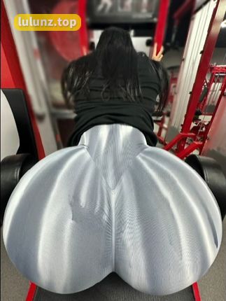 俏妞qiaoniuTT微密圈内的精美图集，尽在其中