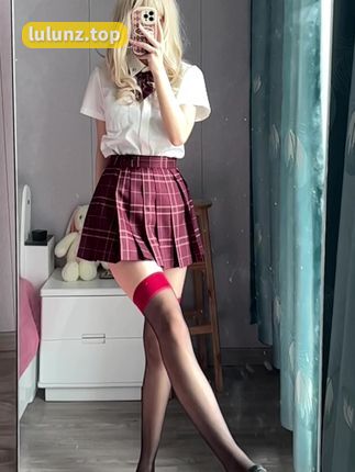 抖音刘雅萌微密付费图，身材火辣惹人注目