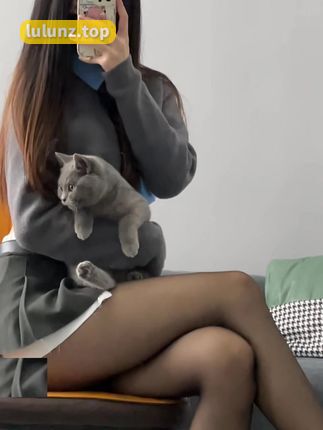 抖音刘雅萌微密付费图，身材火辣惹人注目