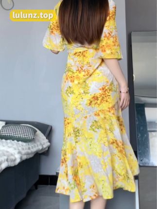 抖音刘雅萌微密付费图，身材火辣惹人注目