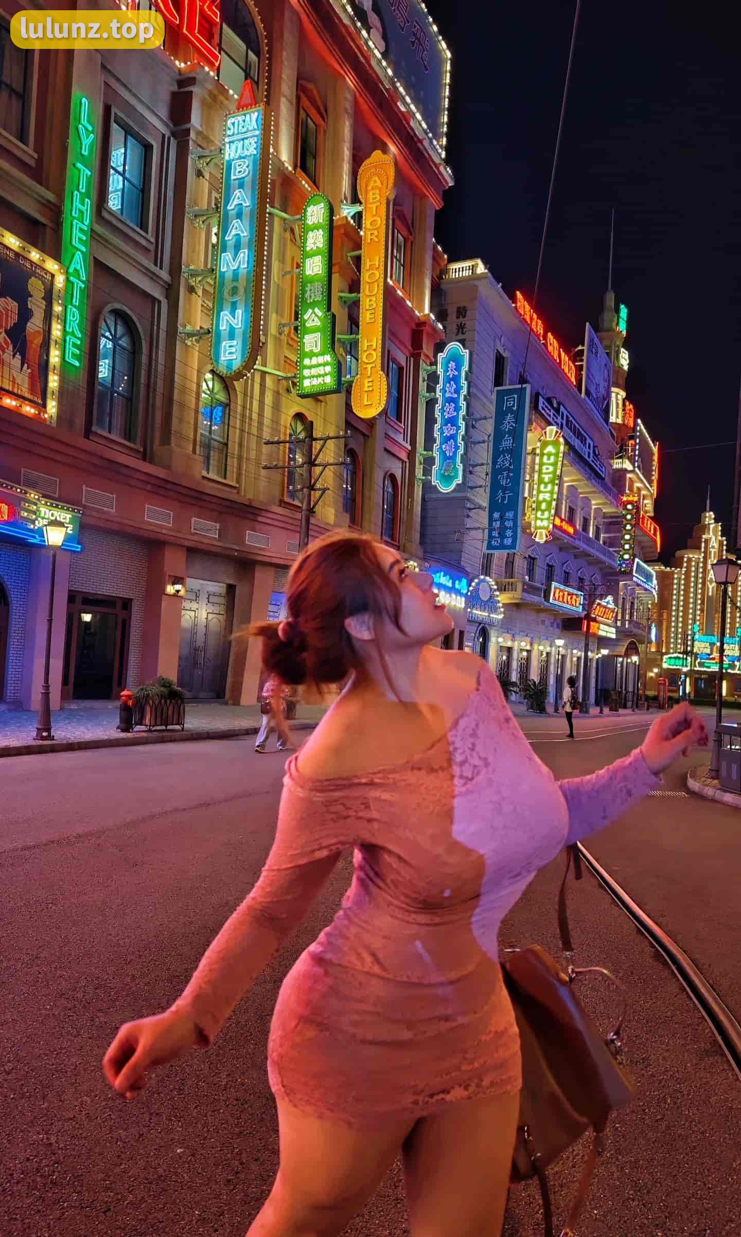 水蜜桃米米微密圈最新视频赏析，带您领略不一样的美