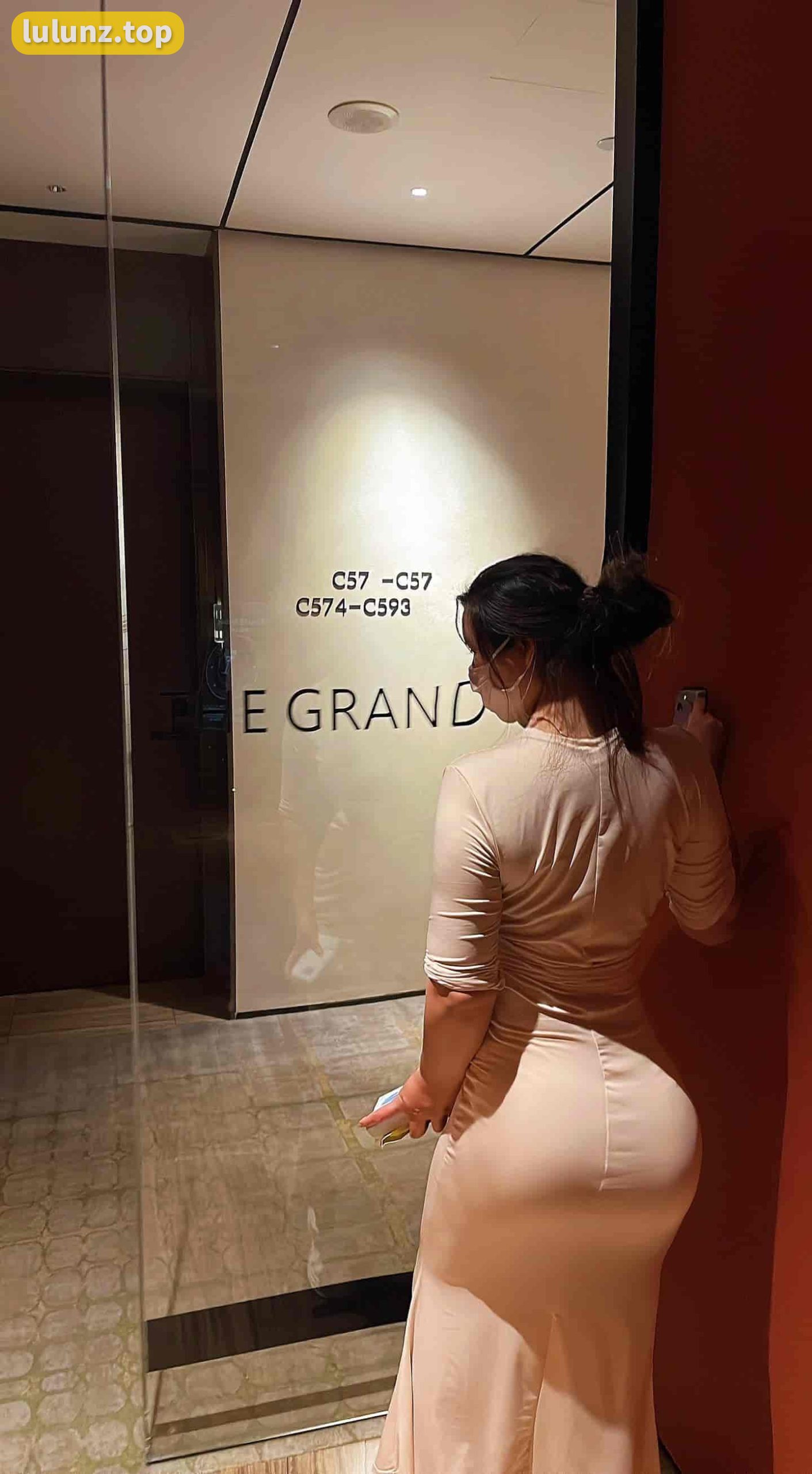 微博网红@水蜜桃米米微密圈资源合集，最新资源尽在这里