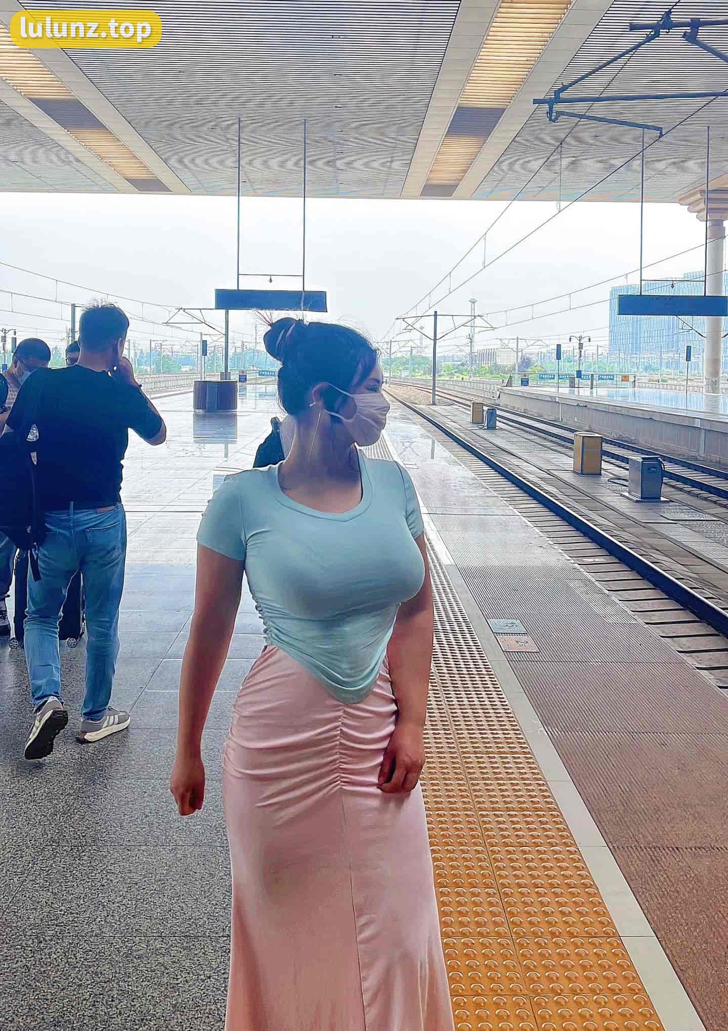 微博网红@水蜜桃米米微密圈资源合集，最新资源尽在这里