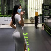 迷人的五姨太微密圈视频评测，抖音网红的生活日常