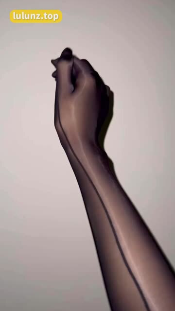 颜值博主陈佩奇yyyy微密圈资源合集，一睹为快