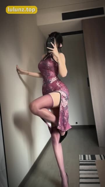 陈佩奇yyyy微密圈写真大揭秘，美丽与性感并存