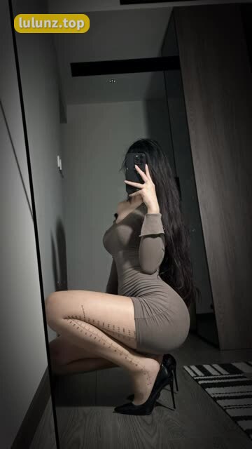 抖音陈佩奇yyyy微密圈精选作品，一览无余的视觉盛宴