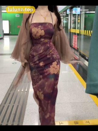 肚脐小师妹微密圈付费作品解读，探寻网红的创作之美