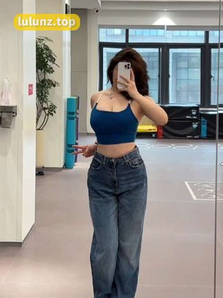 微密圈安妮_yoo视图合集，探索美的无限可能