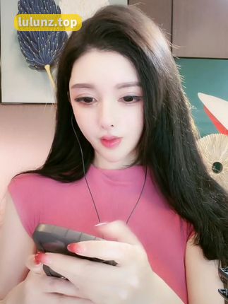 猪饲料精选微密圈写真图集,妩媚动人火辣诱惑照片视频双重呈现