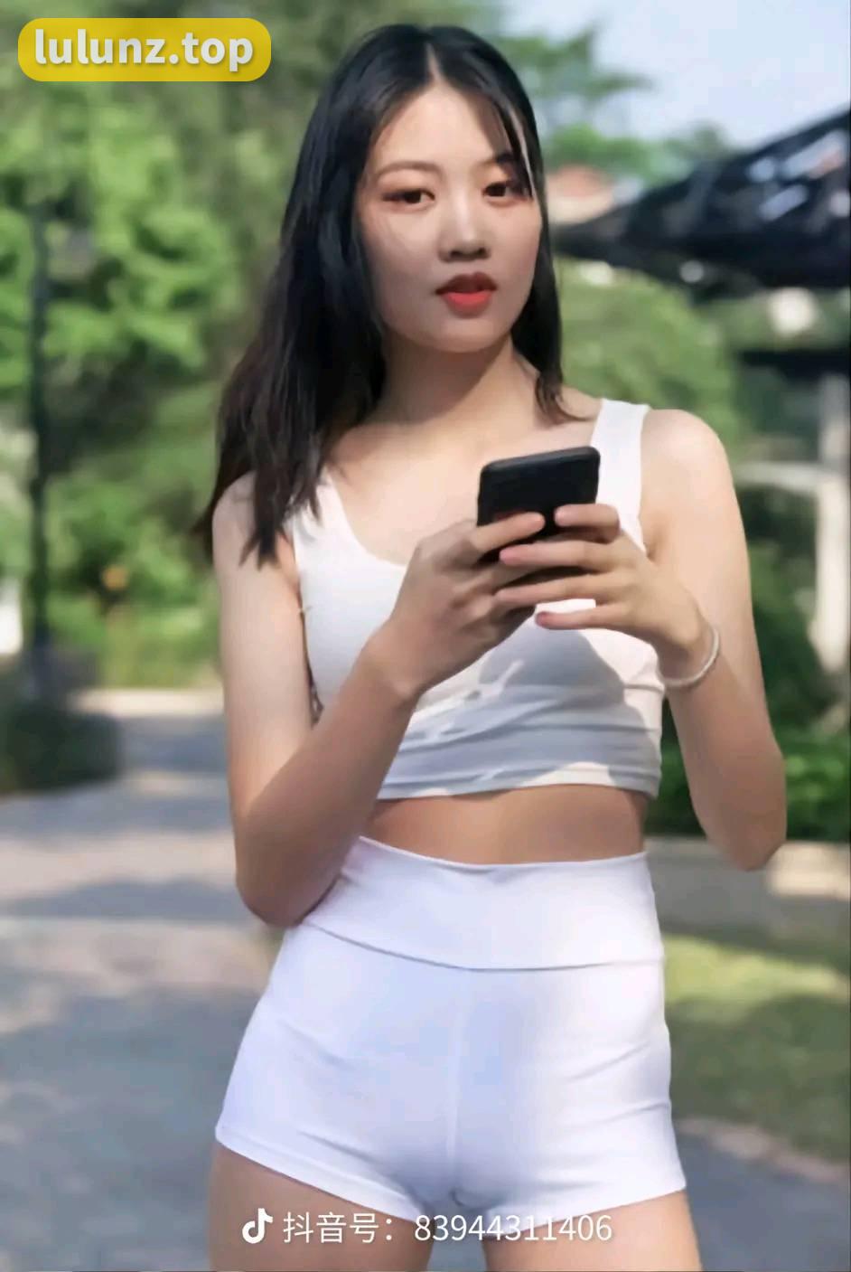 猪饲料ya微密圈私房惊艳视听盛宴,性感妩媚动感十足精美图集动感视频齐观赏