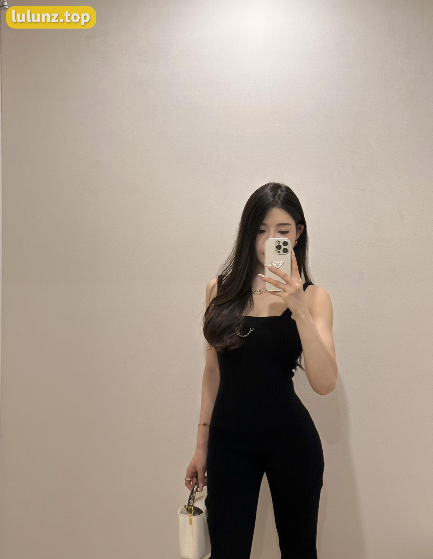 金希儿微密圈套图全集，微博健身博主金希儿最新瓜解析