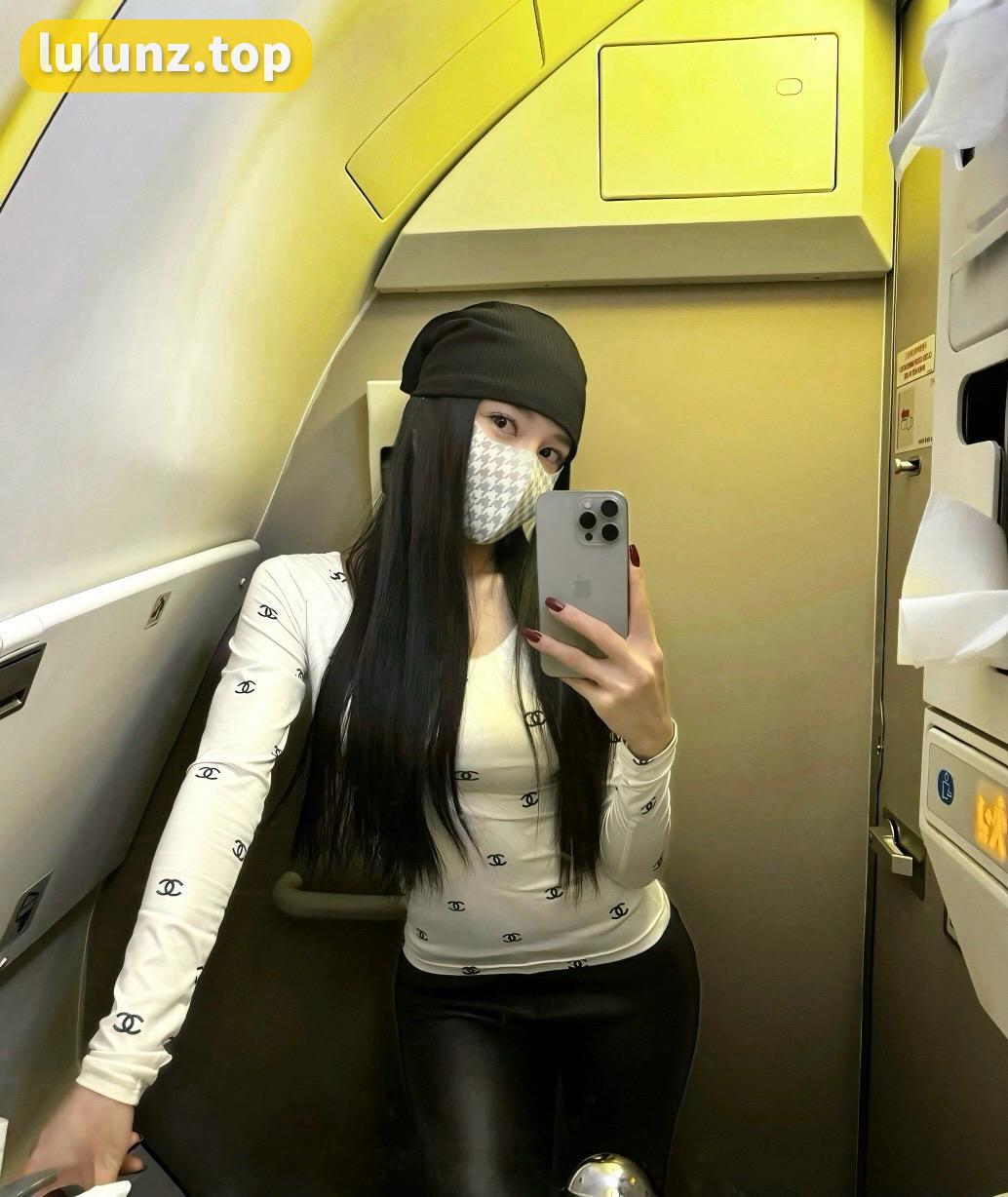 金希儿微密圈套图全集，微博健身博主金希儿最新瓜解析