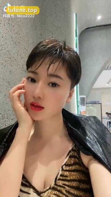 紫色哒豚豚txx呀（童小芯）微密圈付费内容，尊享私密VIP特权