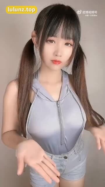 紫色哒豚豚txx呀（童小芯）付费微信朋友圈等合集，尊享独特视听体验