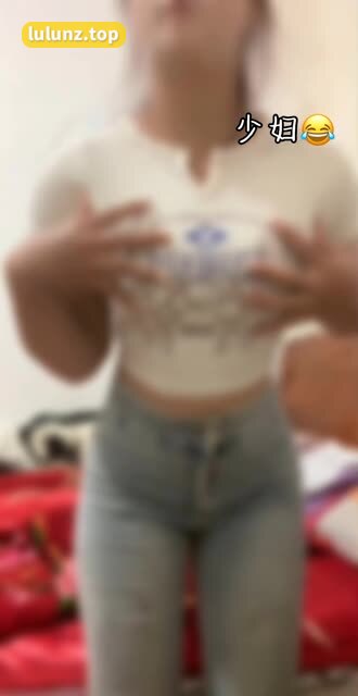 抖音网红小艾根本吃不饱微密圈图片精选作品资源，精挑细选