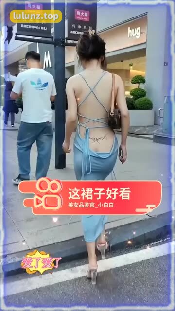 小艾根本吃不饱微密圈性感妩媚网红，绝美写真集