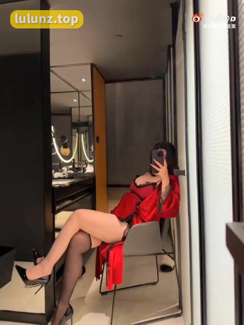 迷人的五姨太微密圈写真合集资源打包下载，高清下载