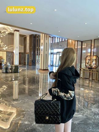 _hh0neyy_微密圈黑色套装作品（黑色魅力hh0neyy作品赏析）