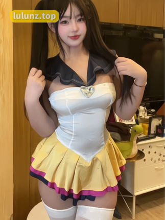 小u优优子微密圈资源的艺术价值（抖音网红小u优优子的微密圈精华）