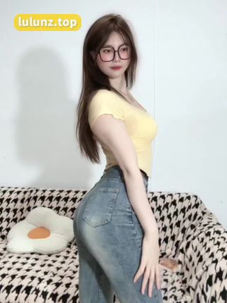 抖音甜子兔微密圈图片欣赏，感受她的甜美魅力