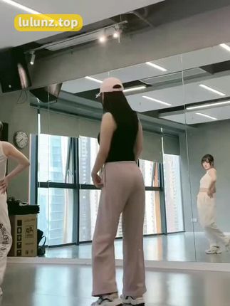 奶雯微密圈作品资源分享，时尚穿搭及生活方式的精粹分享