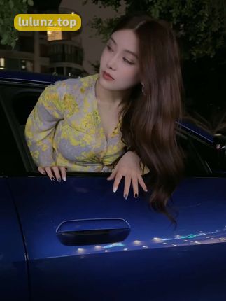 抖音网红奶雯的微密圈资源汇总引发争议，私密诱人内容惊艳呈现