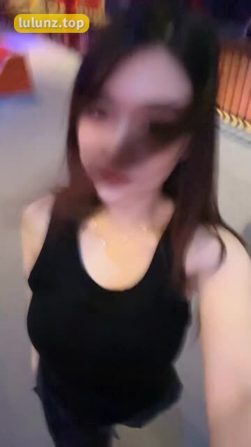 奶雯真名叫什么？奶雯微密圈图片好看吗？