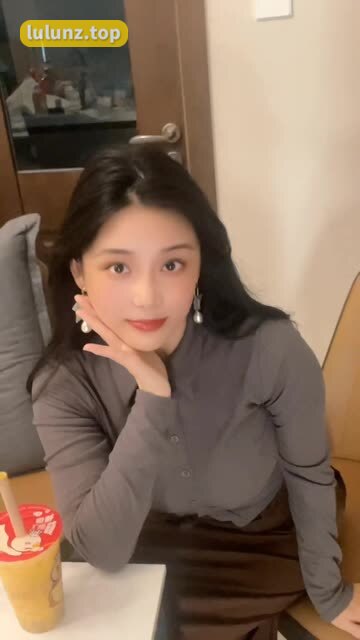 奶雯圈子最新套图，抖音奶雯微密照片合集最新视频