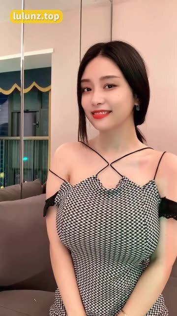 抖音奶雯微密圈照片合集，微笑的文文weme圈视频汇总