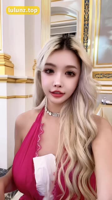 于芷晴微密圈新图，纯欲风翘臀小白兔