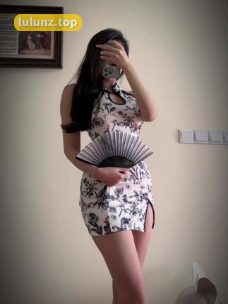 微博网红纪念小小V，私房写真付费圈