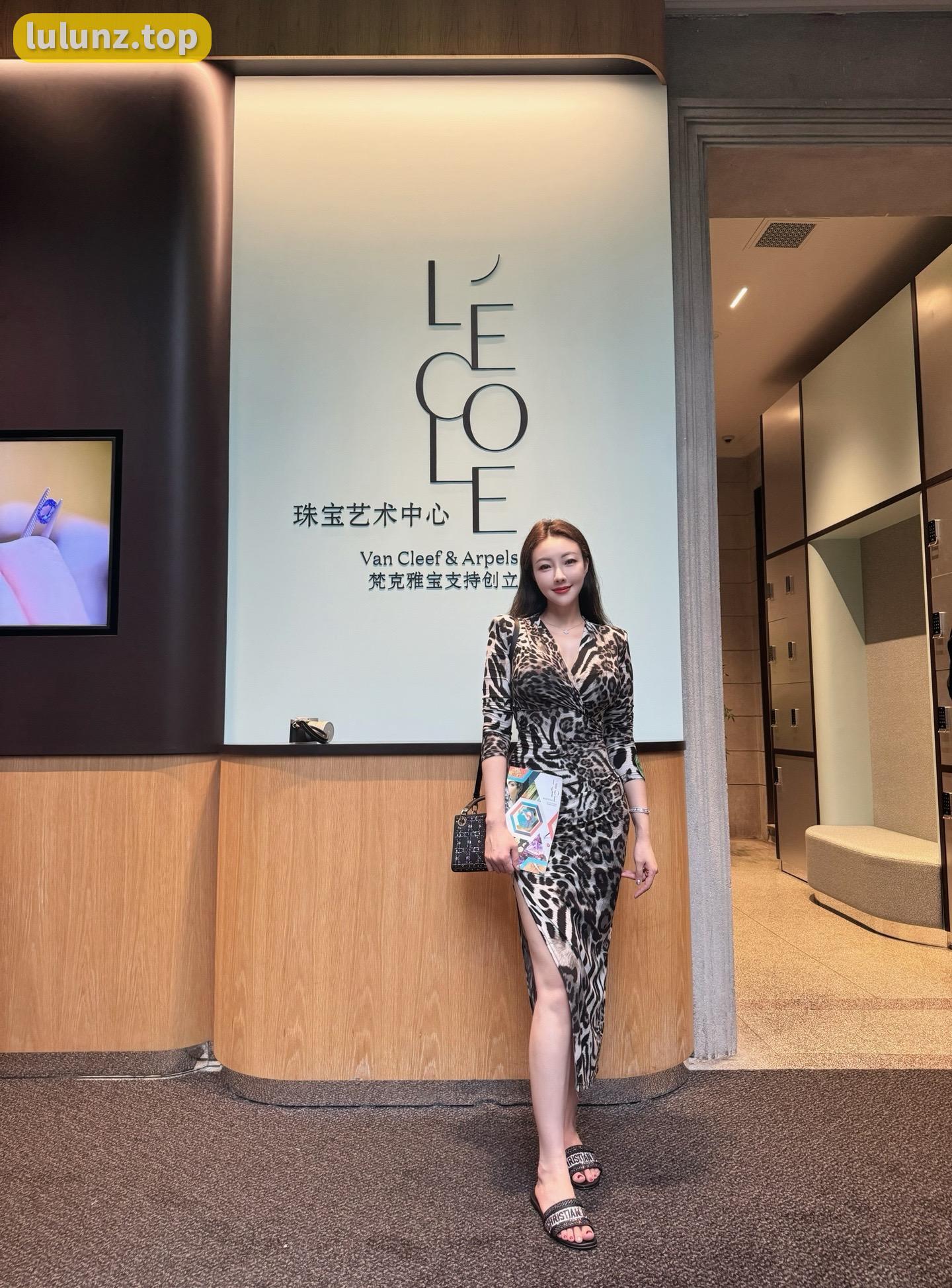 果儿Victoria微密圈写真合集，持续更新中