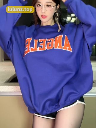 轩子巨二兔微博晒剧照，穿着亮点引发关注