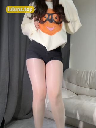 玉帛Sama最新户外jk写真发布，微密圈独家专享