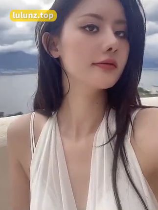 阿朱的微博-推特个人资料，【这就是阿朱啊】英姿爽爽职业套装写真