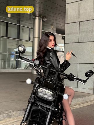 Sia不吃鱼瞩目红人的颜值与身材，微密圈照片精选