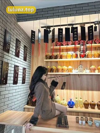 微密圈Sia不吃鱼真名揭秘，网红资源值得买吗？