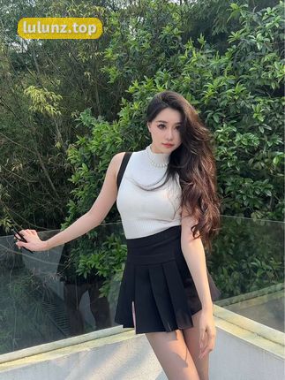 微密圈Sia不吃鱼真名揭秘，网红资源值得买吗？