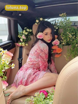 微密圈Sia不吃鱼真名揭秘，网红资源值得买吗？