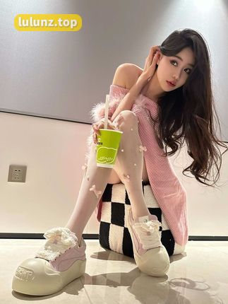 微博红人Sia不吃鱼微密圈照片赏析,颜值身材引发人们赞叹