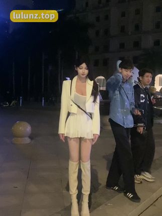 微密圈无欲无求的推土君，馨馨酱网红风采