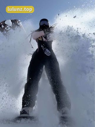 黄色紧身情趣写真，MIYA微密圈5月作品解析