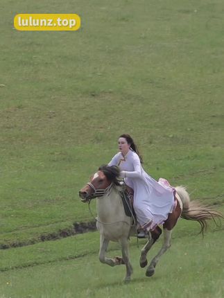 MIYA私房写真，野性与成熟的完美结合