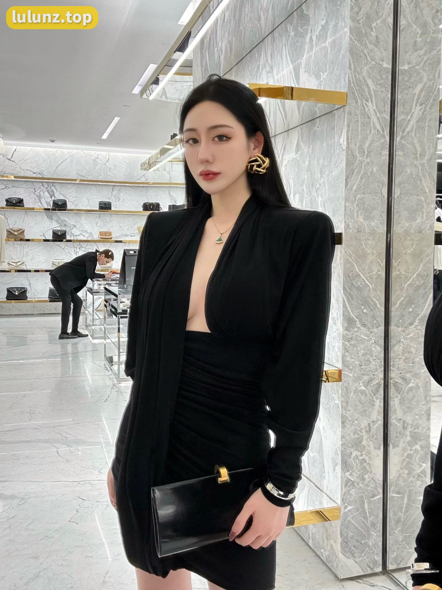 不爱笑的赛琳饭拍视频合集，独家资源大公开