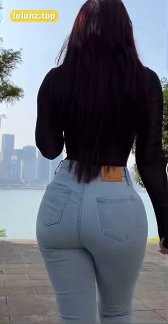 脸红Dearie的微密圈揭秘，她的作品为何如此受欢迎？