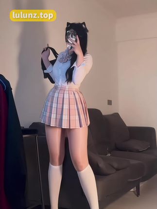 秋秋不要吃鱼的梨型身材魅力微密圈精选作品解析，小蓝鸟资源获取方式