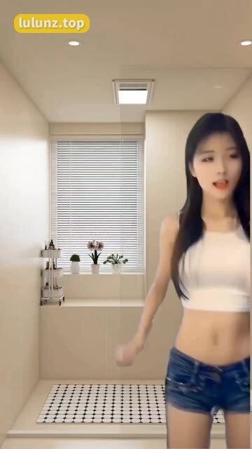 梅美超甜跳舞回放全集，黑色裙子下的动感舞步让人心动