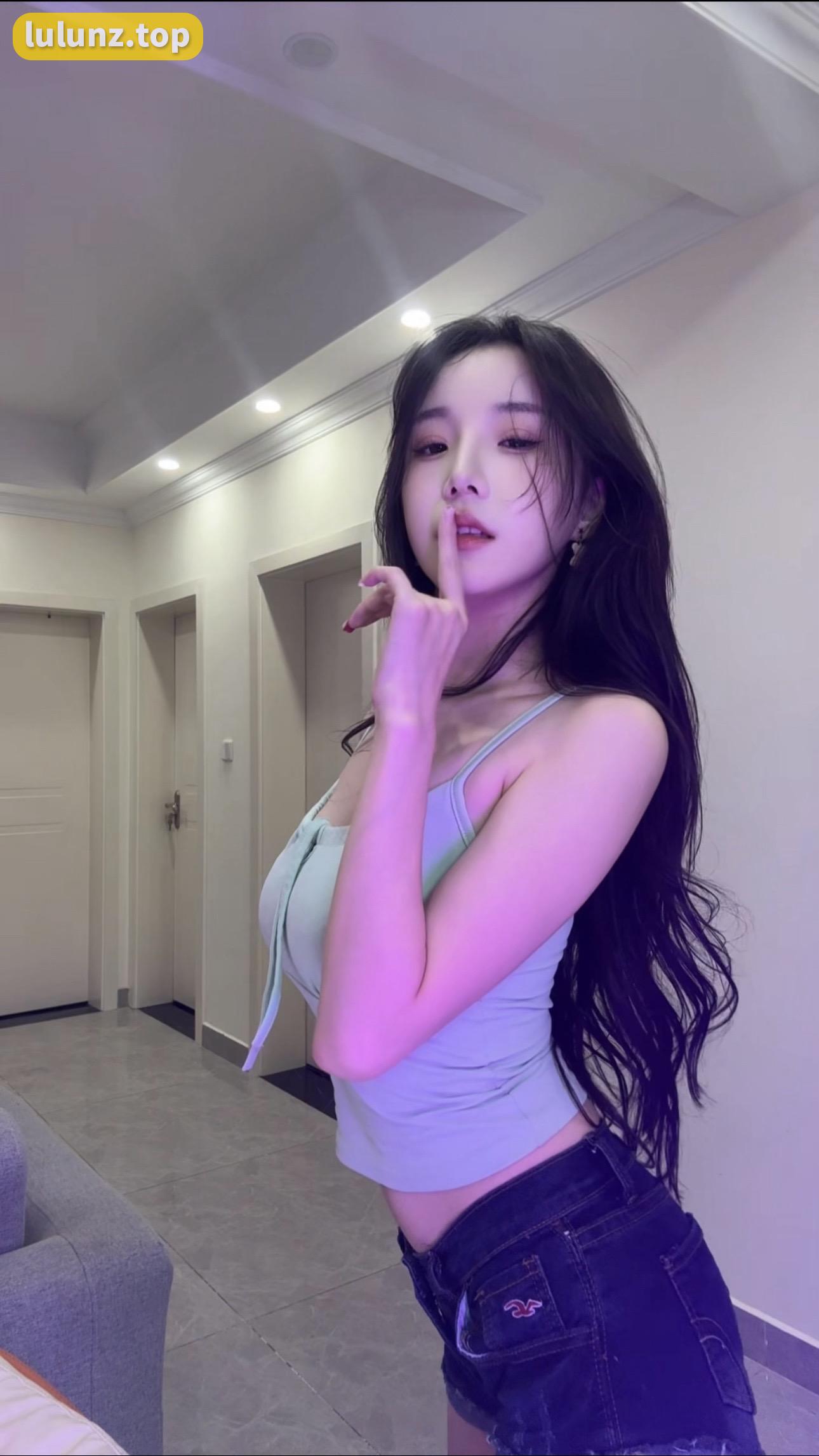 智桃Lucky微密圈资源揭秘，抖音网红智桃lucky的独特风采